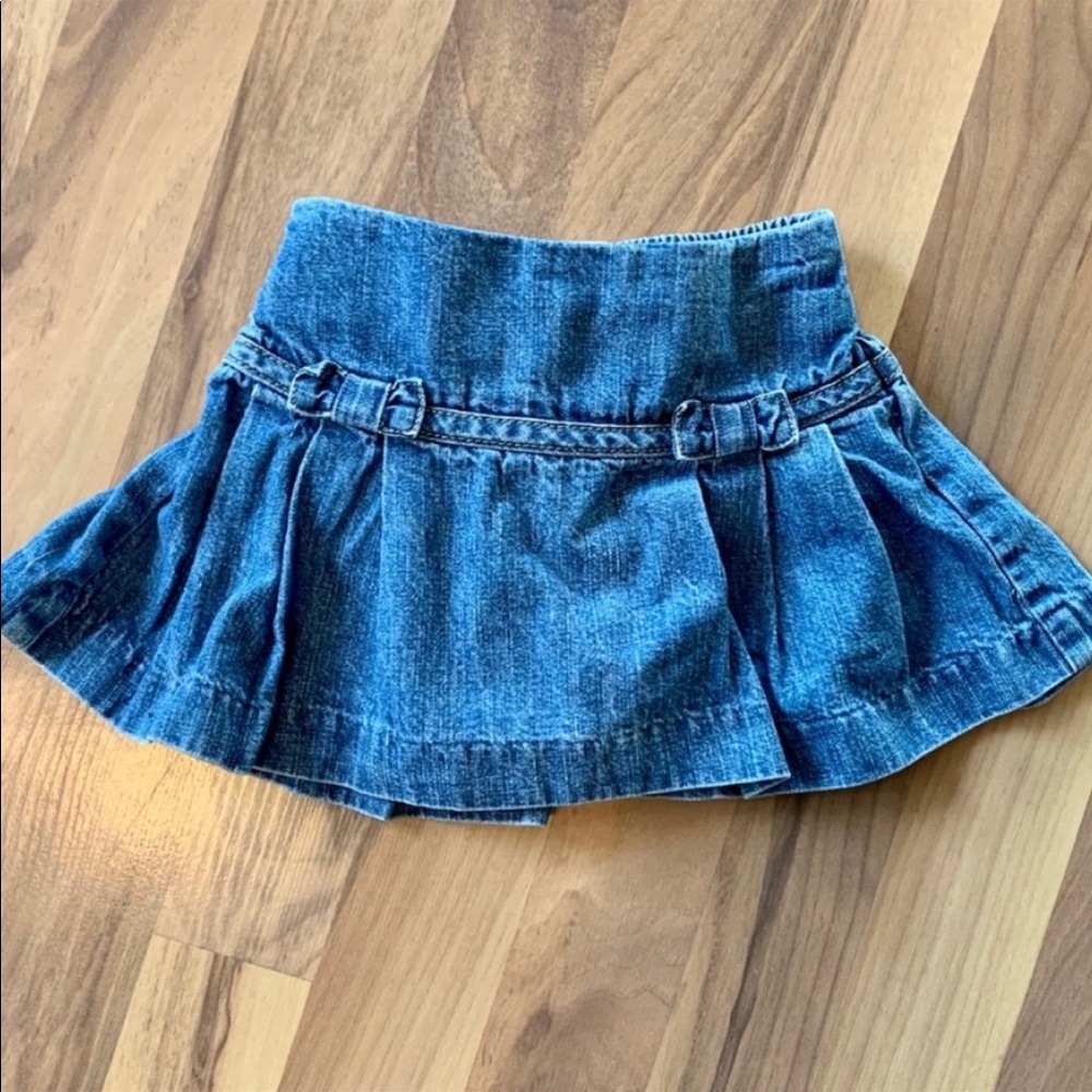 Cute baby gap denim skort.